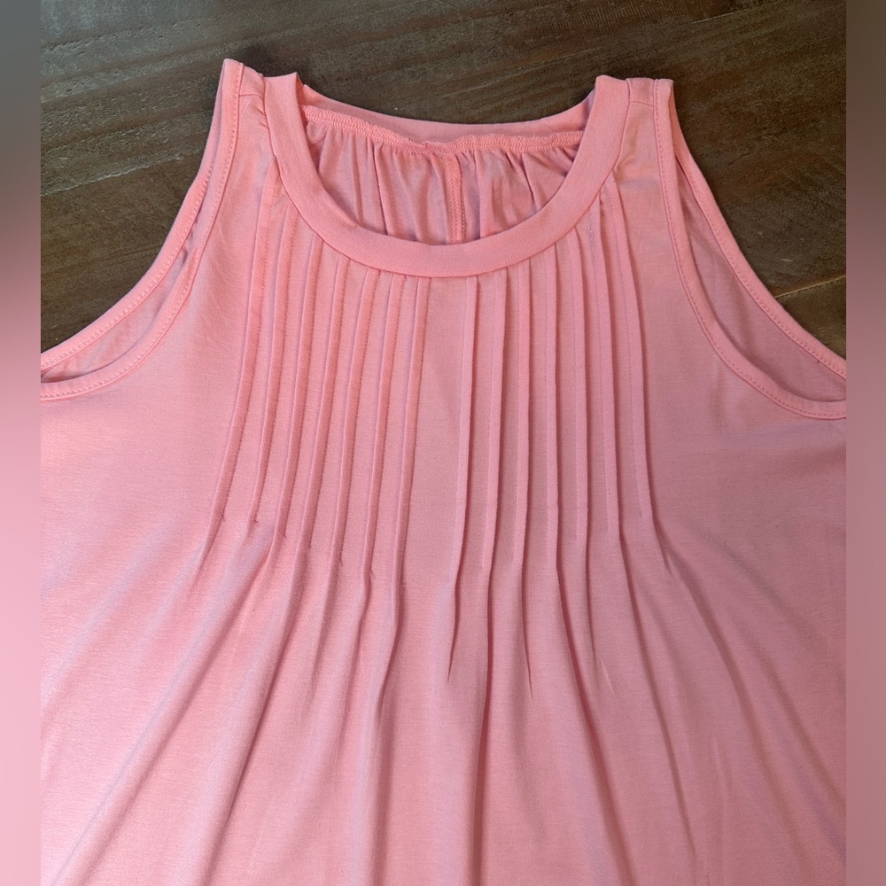 ⭐️Women’s pink summer pleated casual tank top - Picture 4 of 6